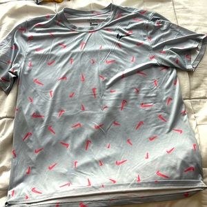 Men’s XL NIKE TEE